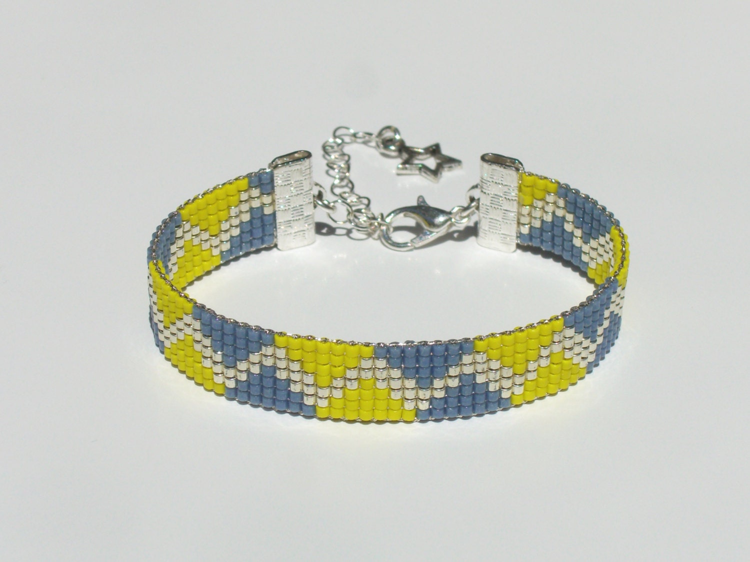 Bead loom bracelet with Miyuki Delica beads Swapie