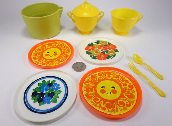 plates for toy kitchen