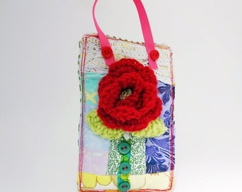 Mini quilt, quilted wall hanging, red flower, fibre art, fabric picture, wall decor, fabric wall art, small quilt,crochet flower