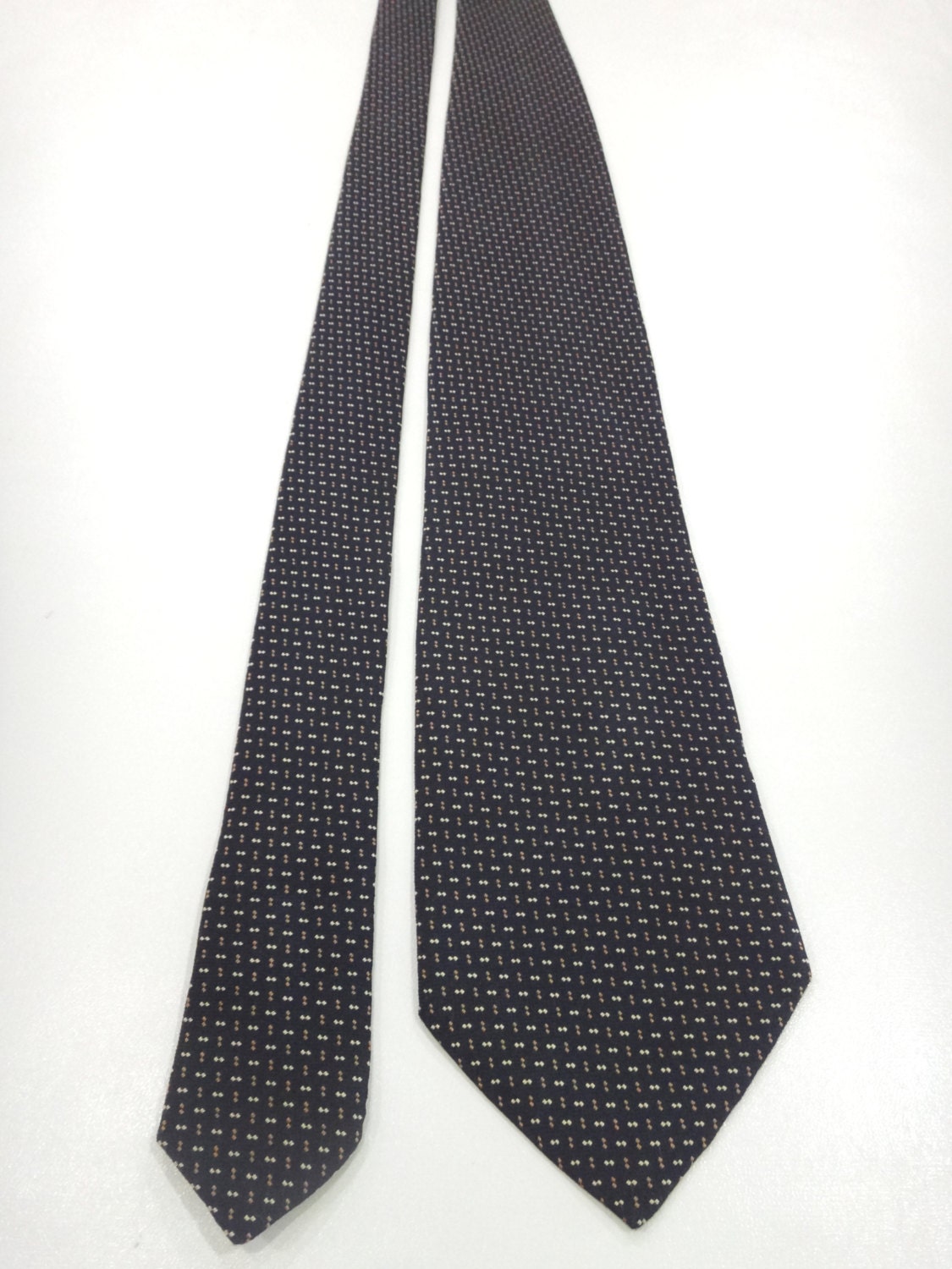 DKNY Small Dot Geometric Pattern Silk Necktie Made in Japan G – Haute Juice