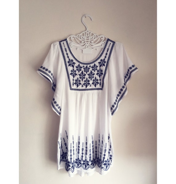 SALE Kaftan Cotton White Embroidery Mexican Boho Chic Summer