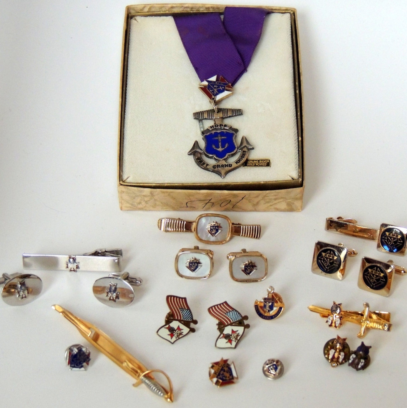 Vintage Knights of Columbus Medal Cufflinks Tie Lapel