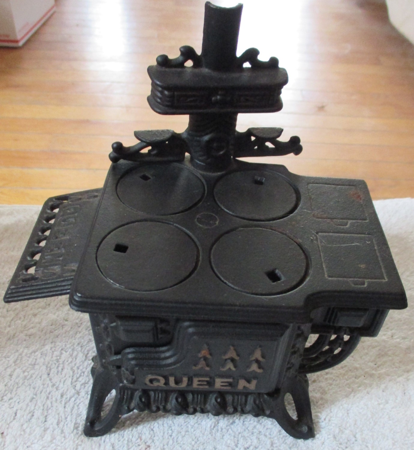 Queen Mini Cast Iron Stove & Greycraft Pot and Pans