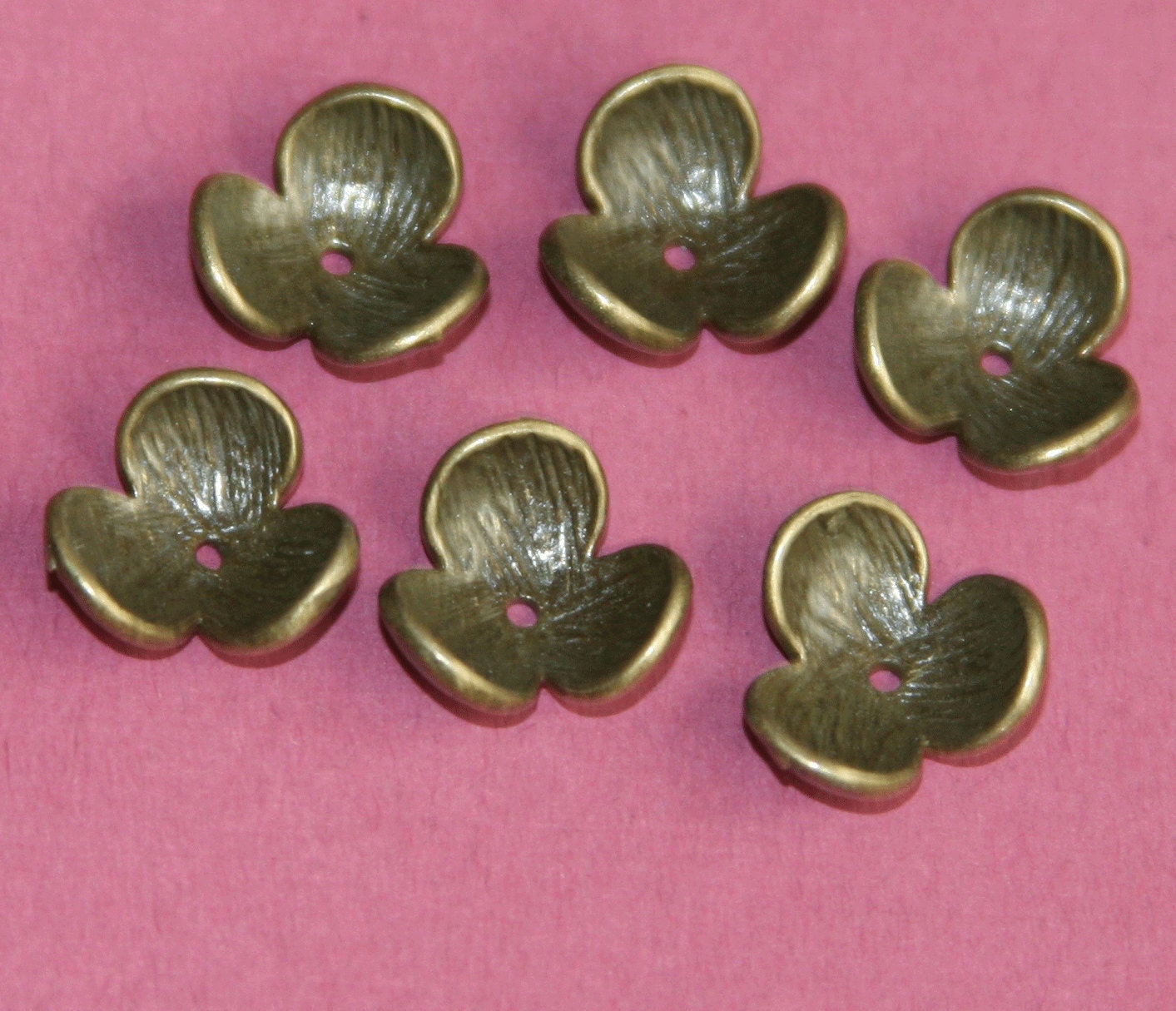 6 pcs Antiqued brass flower bead caps 12mm