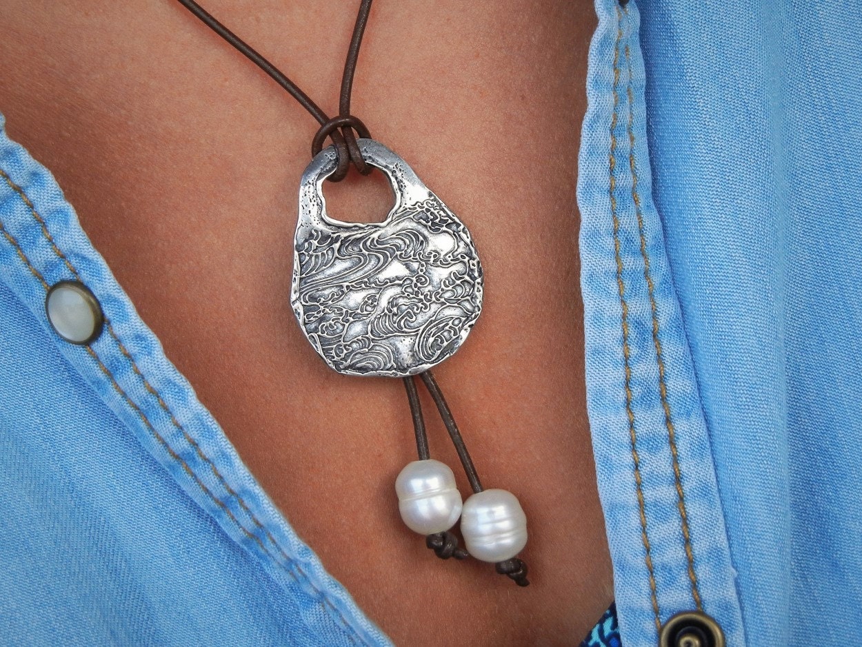 into the waves necklace into the waves necklace