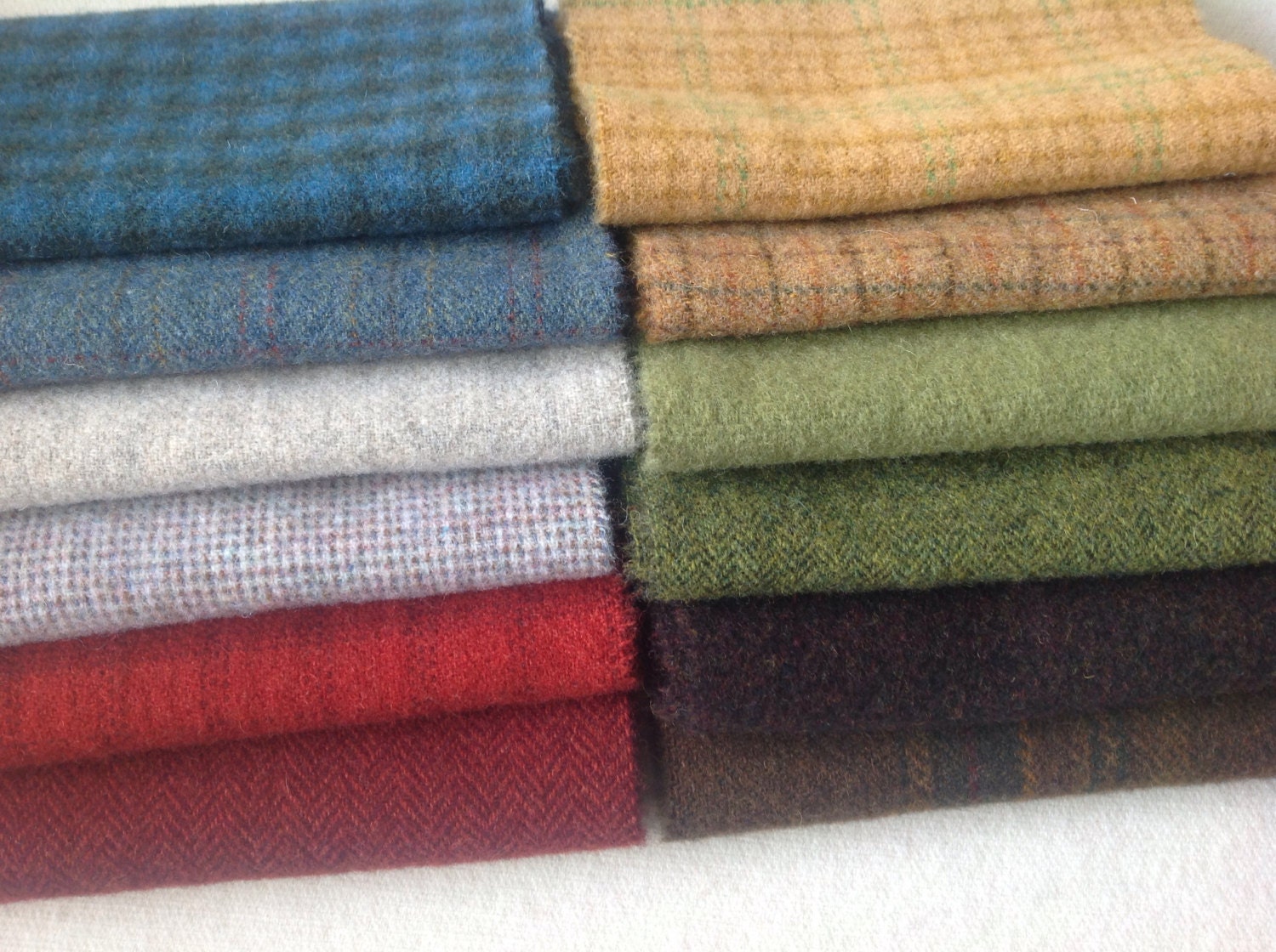 Colorful Textures Wool Fabric for Rug Hooking and Applique
