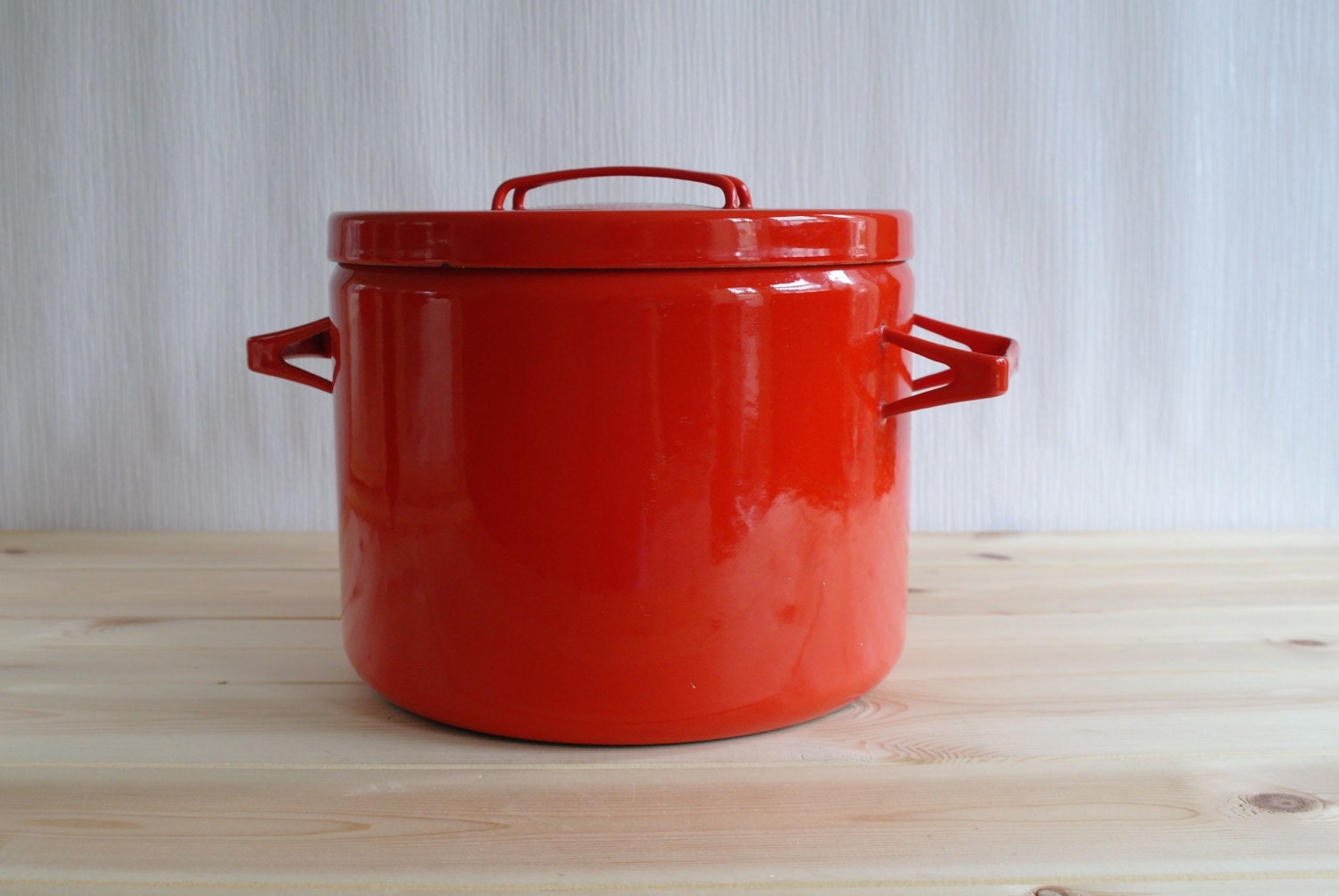 Vintage Large Red Enamel Cooking Pot by alltheseprettythings
