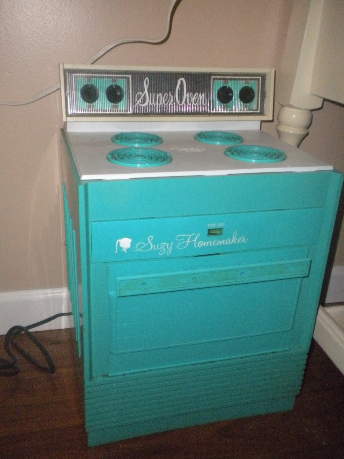 Reduced.....RARE Vintage Teal Suzy Homemaker Stove/Oven