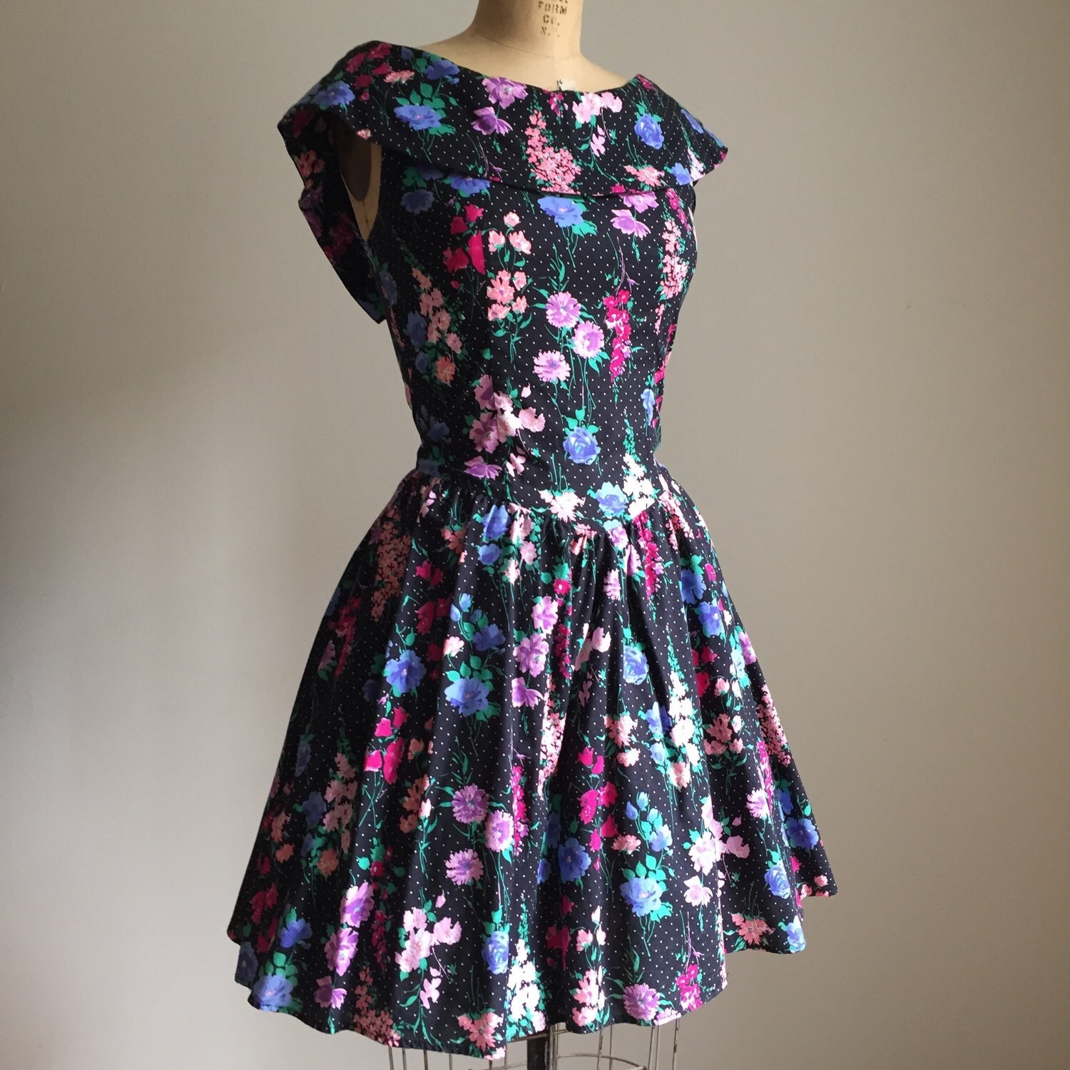 1980s floral retro inspired mini dress / full skirt with tule