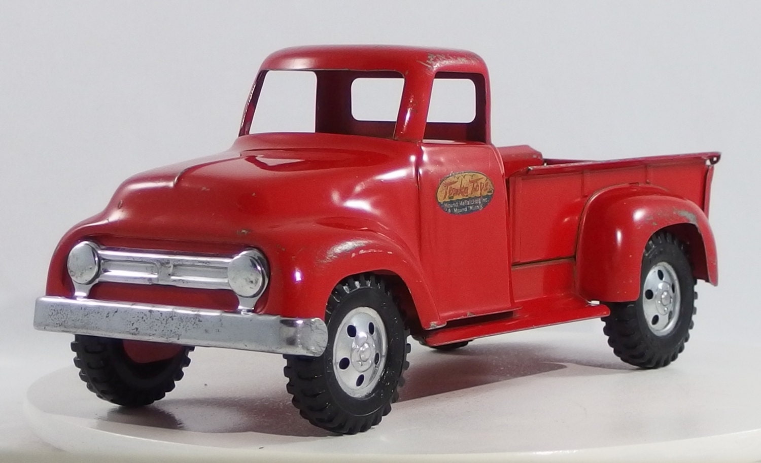 tonka truck red