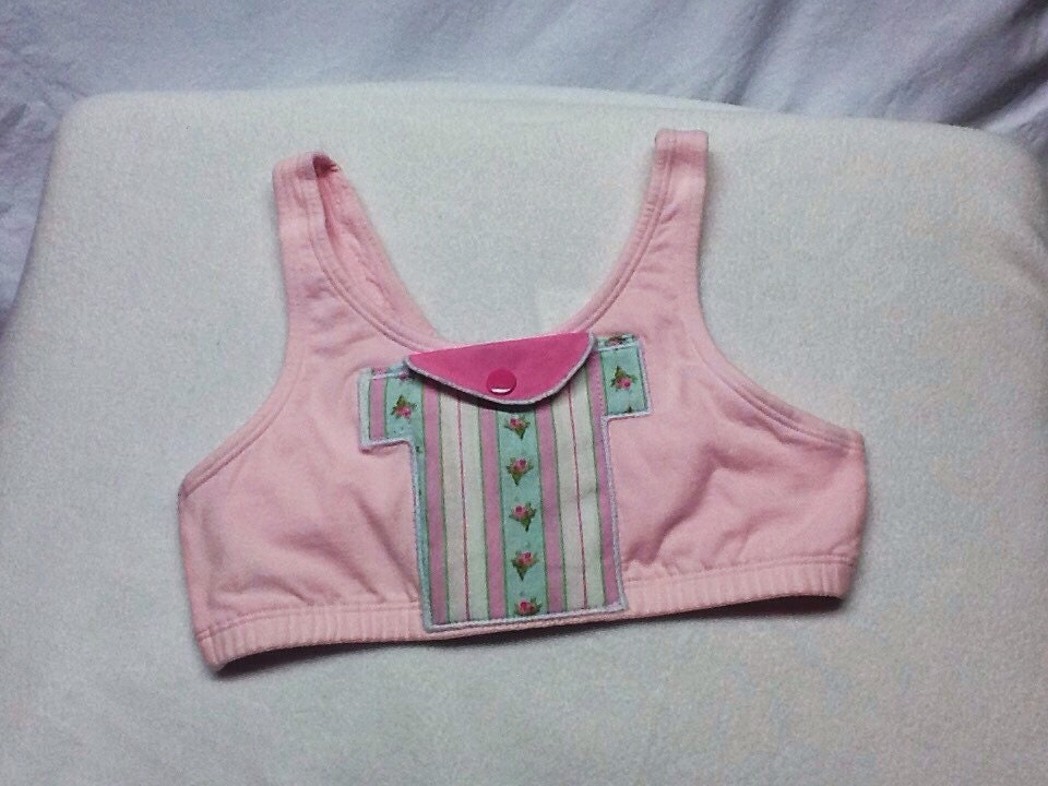 Insulin pump holder/ pink sports bra size 32 by Touch1Diabetic