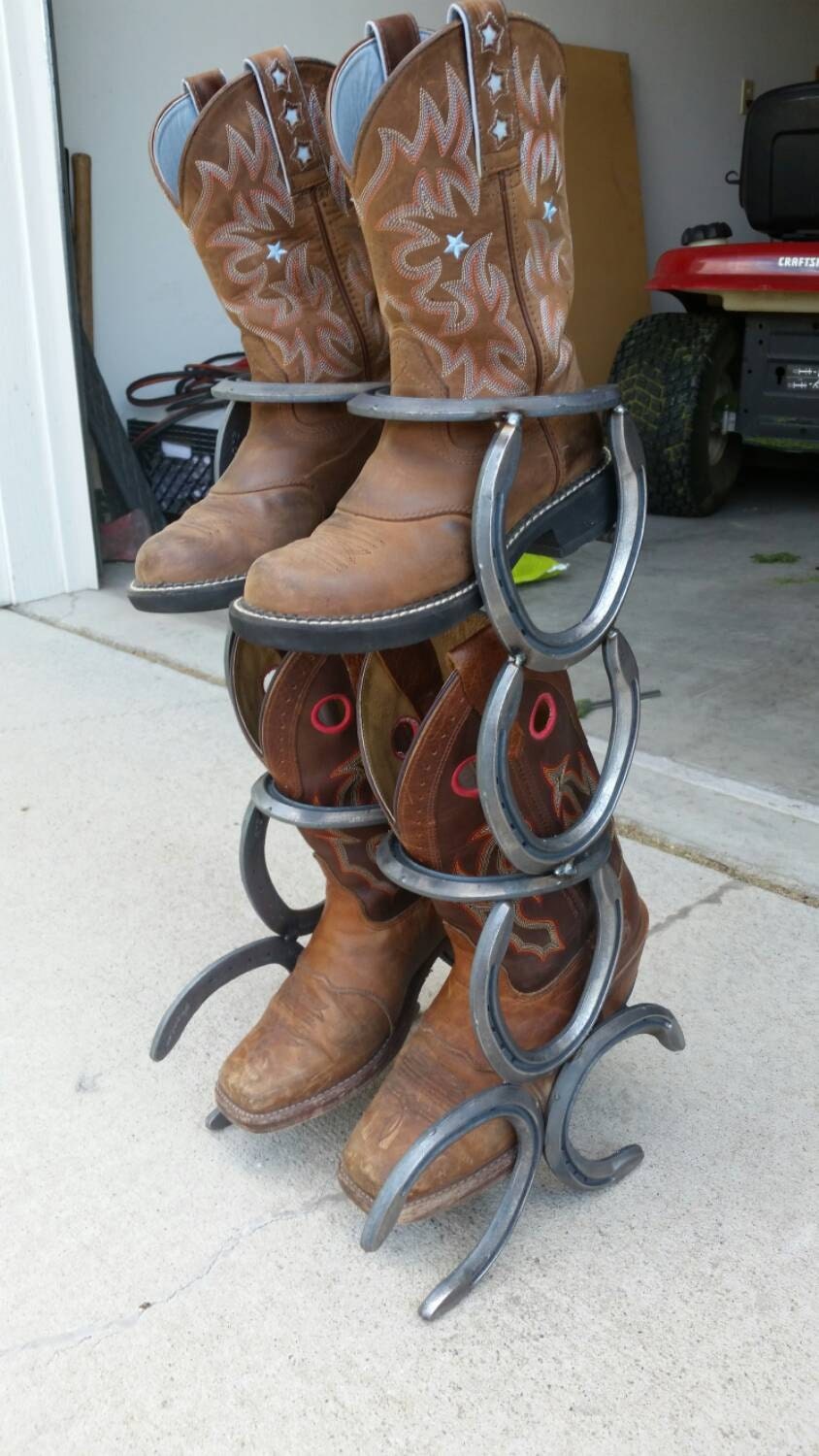 Horseshoe boot rack 2 pair standing