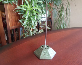 Cast Iron Bill Receipt Paper Holder Stand Decorative Bottom Collectible a2512