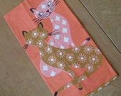 Vintage Kitschy CATS & Kittens 100% Belgian Linen Tea Towel  ~ Unused ~ Orange, Pink, Brown, White