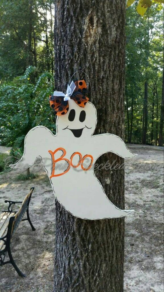 Items similar to Ghost door hanger on Etsy