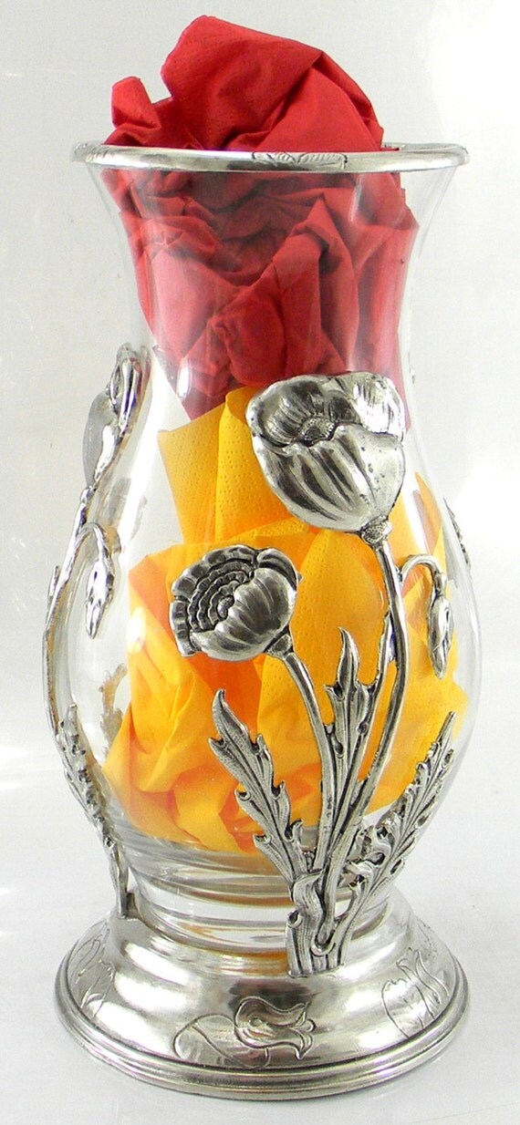 Flower vase in pewter and glass. Silver metal.