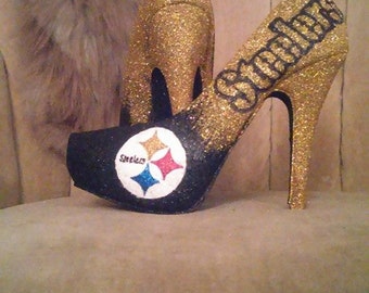 Custom made fan art heels. Steelers shoes. Steelers heels. closed toed heels. gold and black pumps. Tall heels. short heels