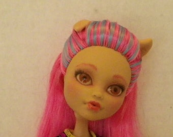 OOAK Monster High Repaint - Howleen Wolf - 'Creepateria'