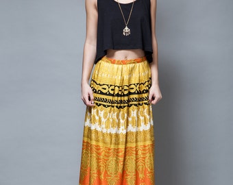 vintage 70s boho pleated maxi skirt yellow orange medallion print M MEDIUM