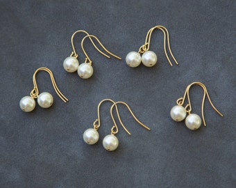 Pearl Drop Earrings Gold, Bridesmaid Earrings Set of 5, Pearl Jewelry, Bridesmaid Gold Earrings