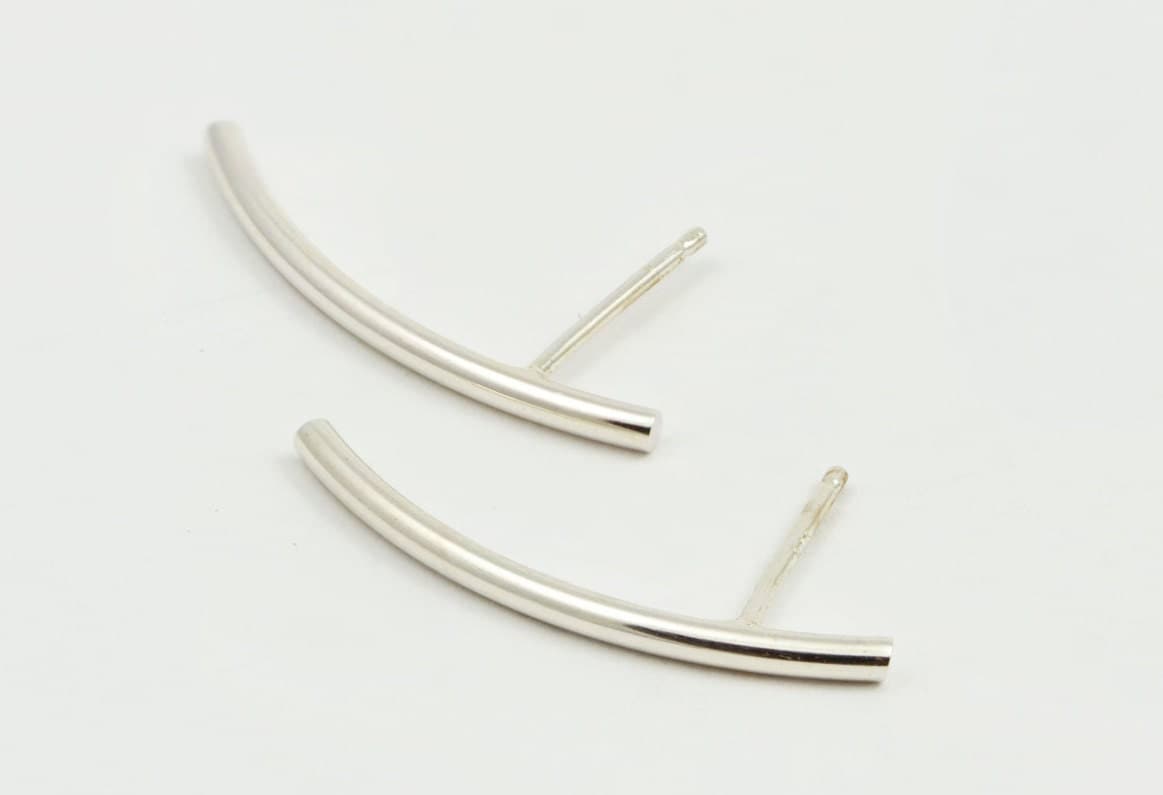 Curved bar stud earrings Clearance