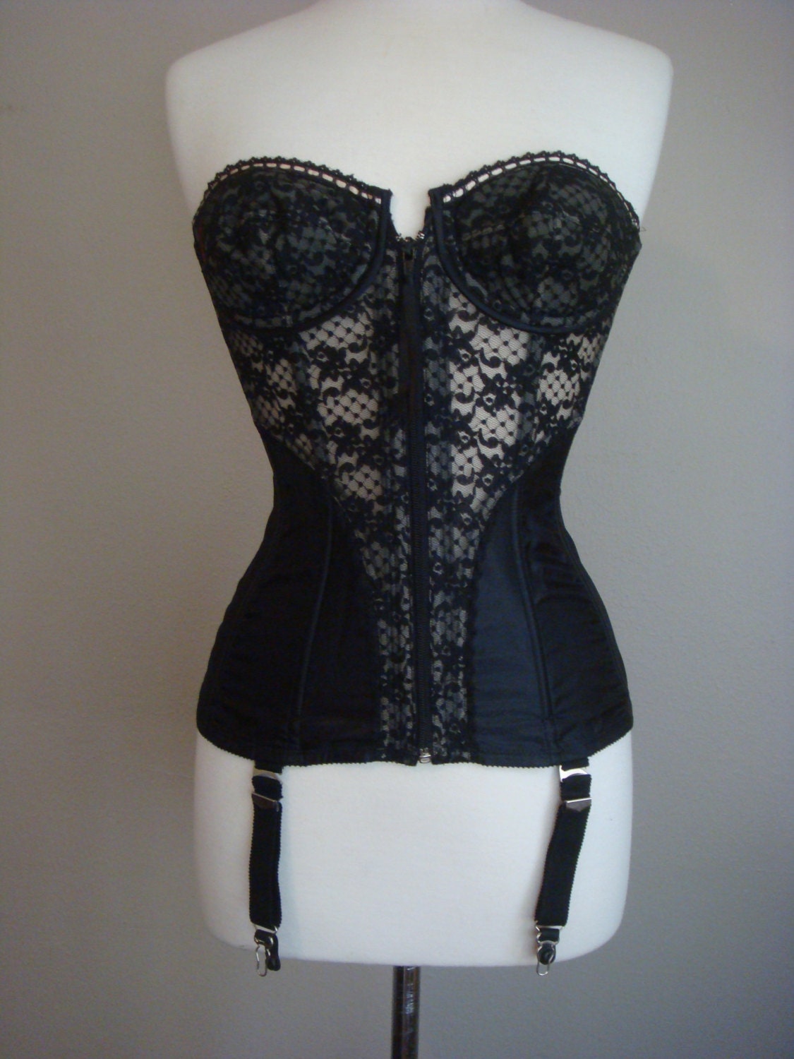 Vintage Womens Corset Black Lace 1940s/1950s Pin Up Bustier