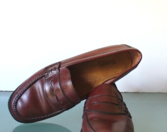 Vintage Bass Classic Oxblood Penny Loafers Size 10W