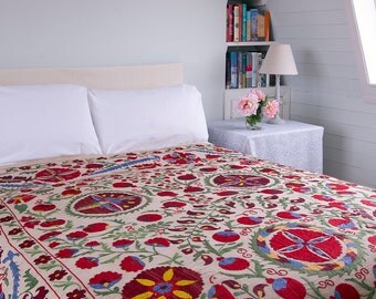 Suzani 1 - 205cm x 280cm - Vintage Textile - Hand embroidered