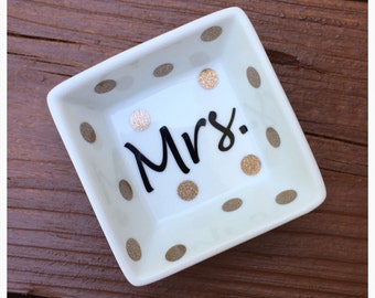 Jewerly ring dish, Engagement ring holder, wedding ring, earring dish