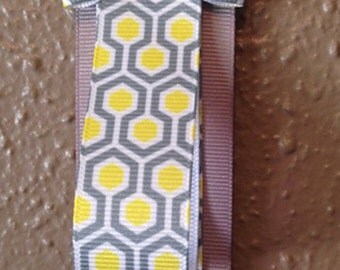 Sunshine Honeycomb Ribbon Headband Holder