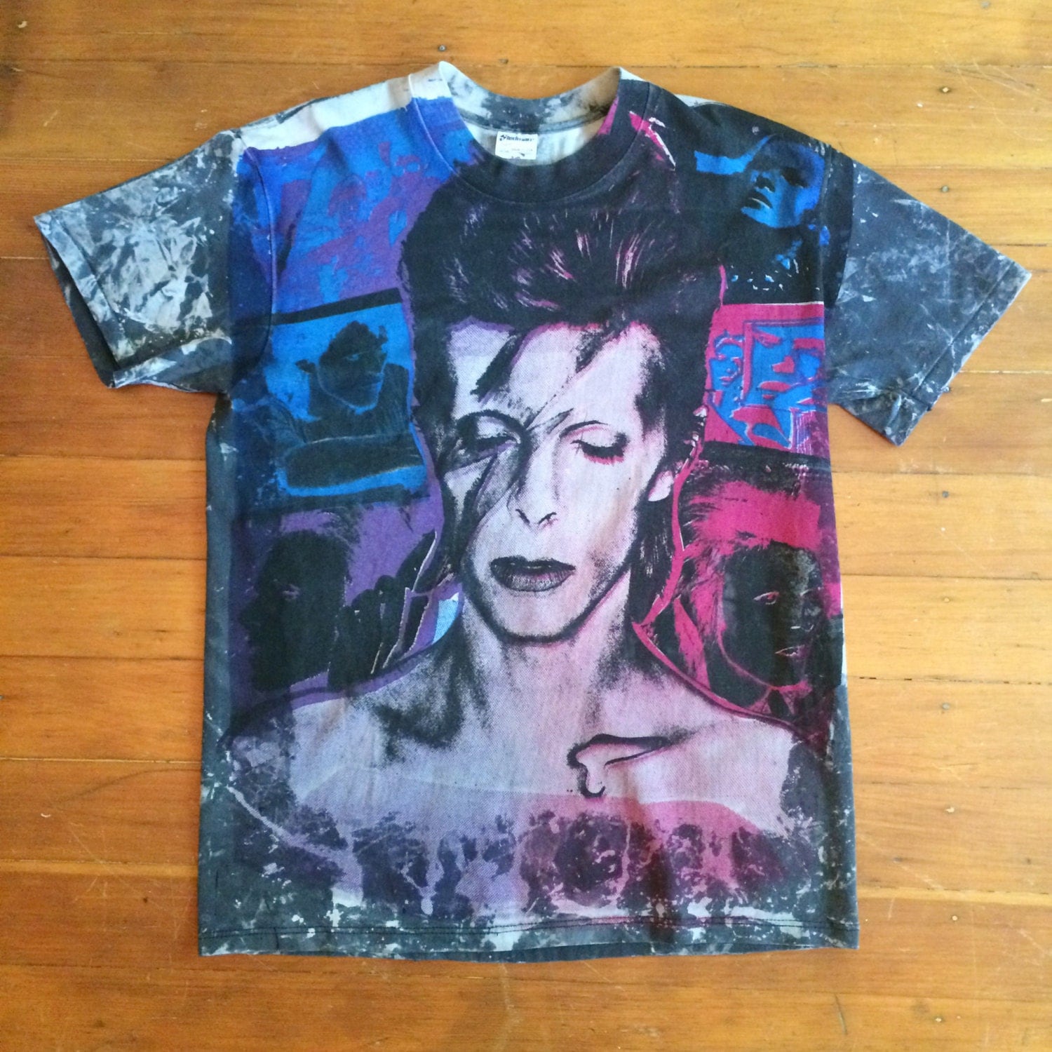 Vintage David Bowie Tshirt Mosquitohead 80s or 90s Size