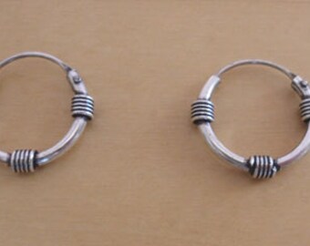 Pair of 925 Sterling Silver Decorative Bali Hoop Earrings 16 mm Diameter