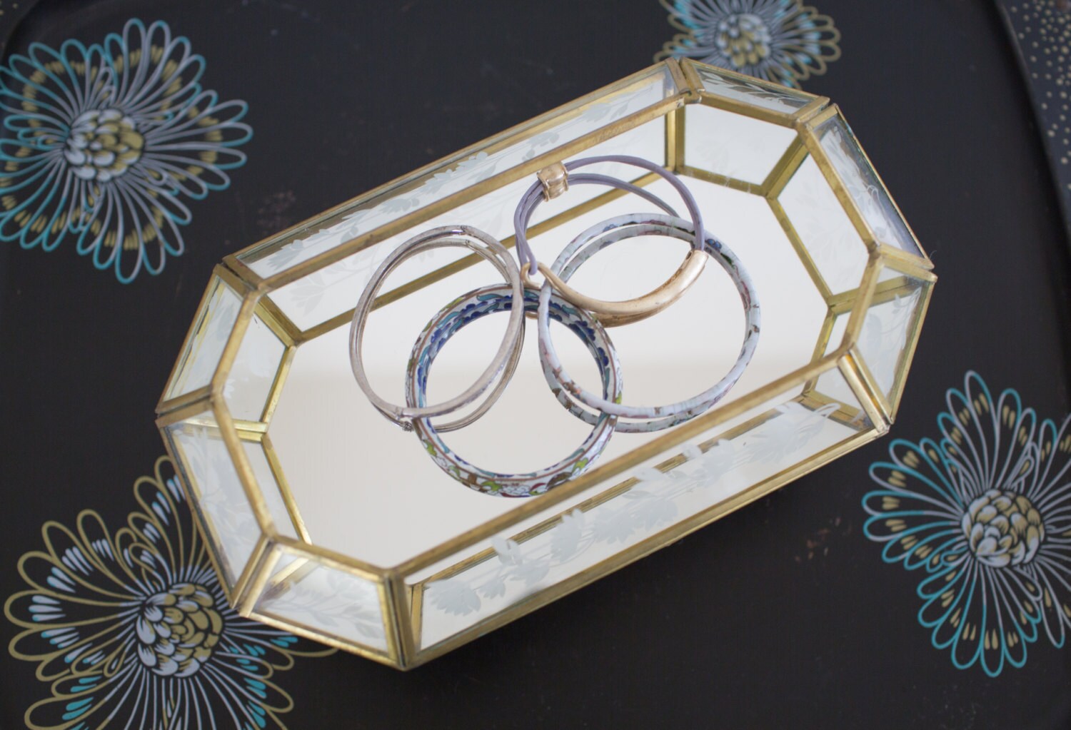 MIRRORED JEWELRY TRAY Gold mirrored jewelry tray Frame