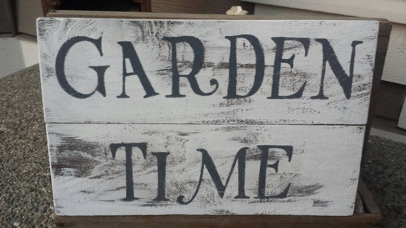 Items similar to Rustic Garden Sign on Etsy