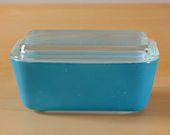 Vintage Pyrex blue 502 refrigerator dish