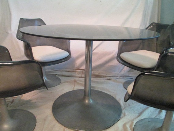 Saarinen Knoll style tulip table and chair set mid century