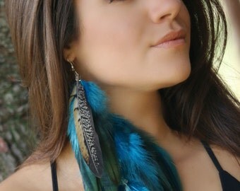 Gorgeous blue and green Feather Earrings, blue and green long earrings, feather earrings, unique earrings, blue feathers earrings