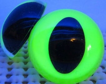 5 Pair of Glow-in-the-Dark CAT Craft Eyes (Oval Pupils) - You Choose The Size & Color