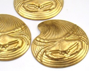 3 pcs brass crab on the half shell stampings, vintage sea life 36mm