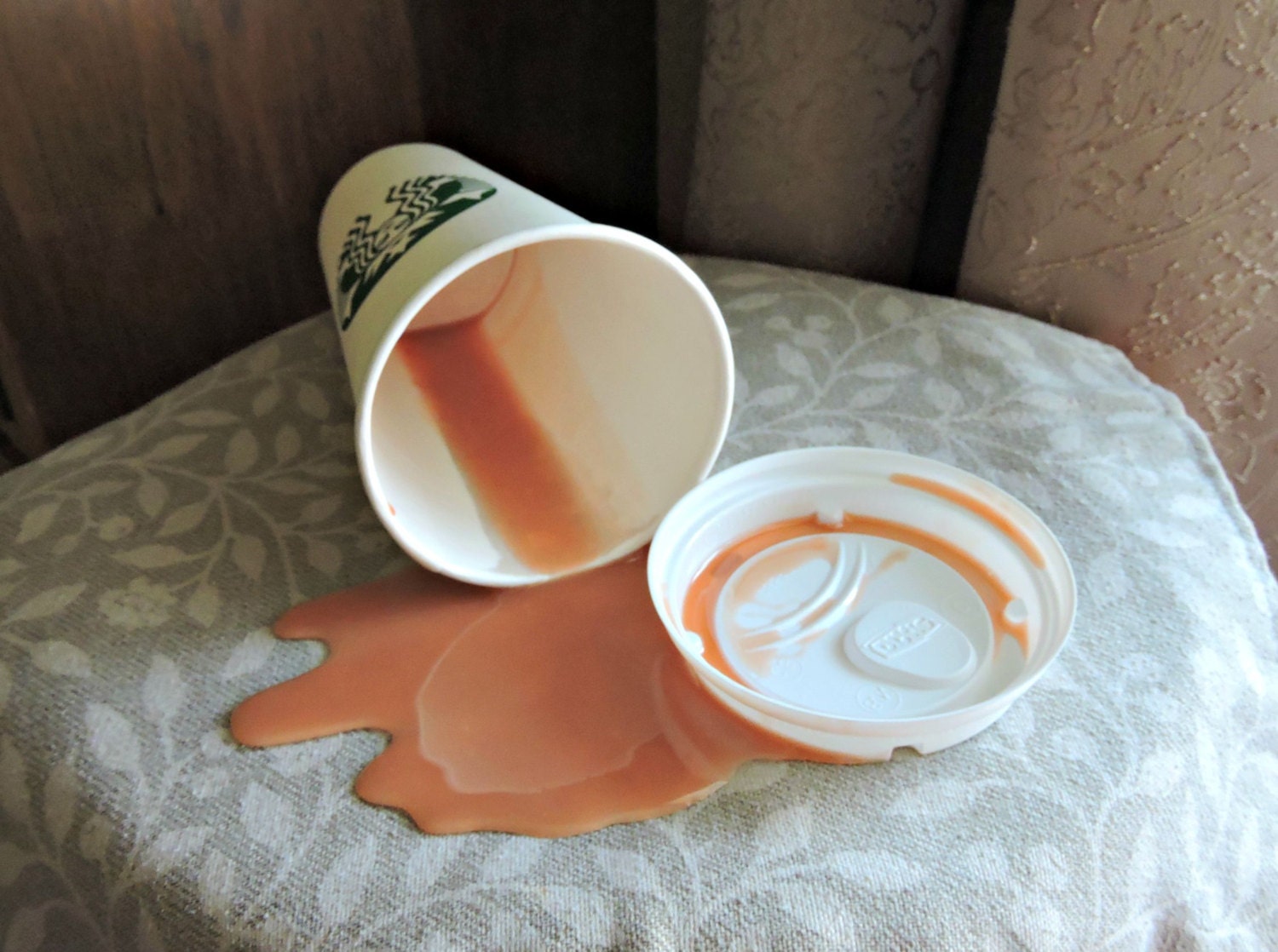 Fake Spilled 16 oz NL Cup of Coffee Latte With Cream Gag Prank