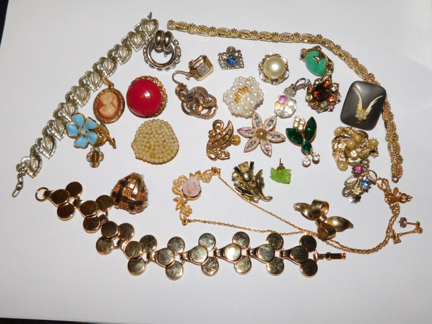 Vintage junk jewelry lot destash for artistic by Eosophobish