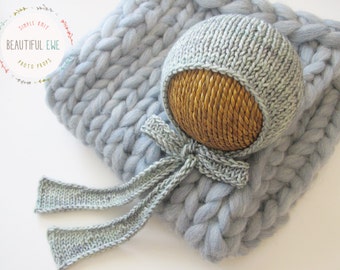 Knitting Pattern - Simple Bonnet With Knit Ties - Newborn Photography Prop