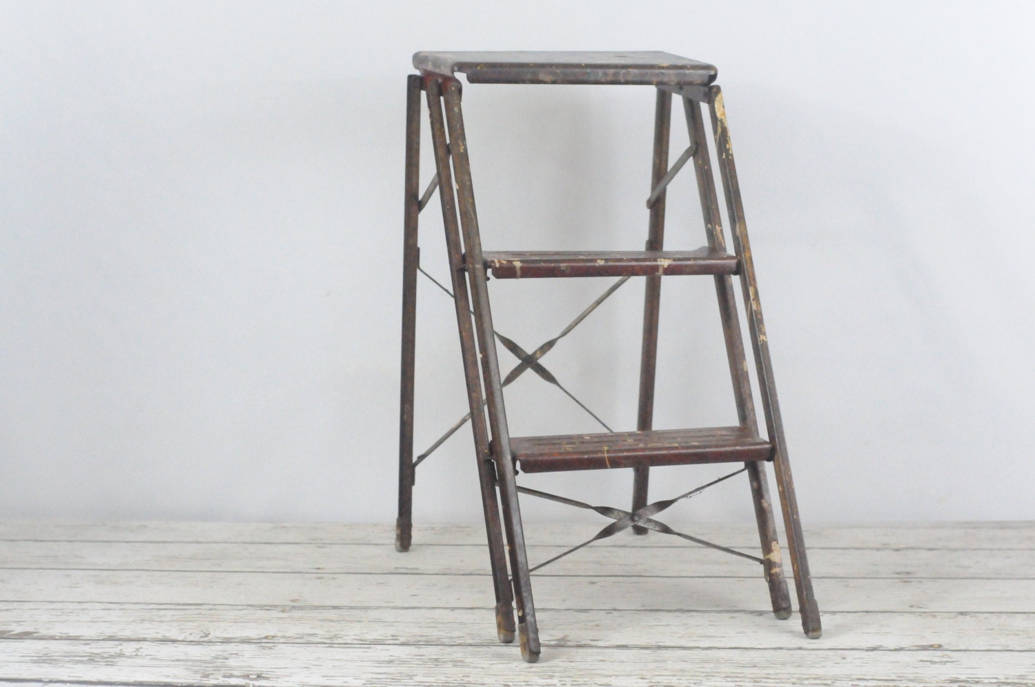 Vintage Metal Step Ladder Step Stool Ladder – Haute Juice