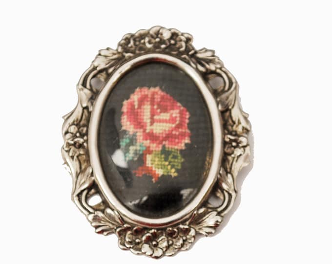 Rose Brooch pendant pink Cross Stitch in silver frame