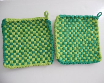 Loop potholders - 6 x 6 - 2 shades of Green