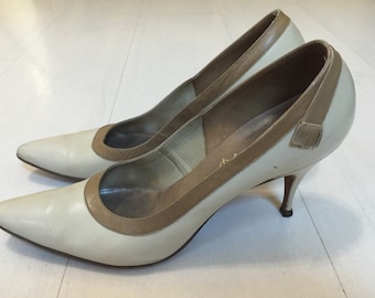 SALE! 1950s DeLiso Debs Leather Pointed Toe Stilettos Vintage Heels by Palter DeLiso