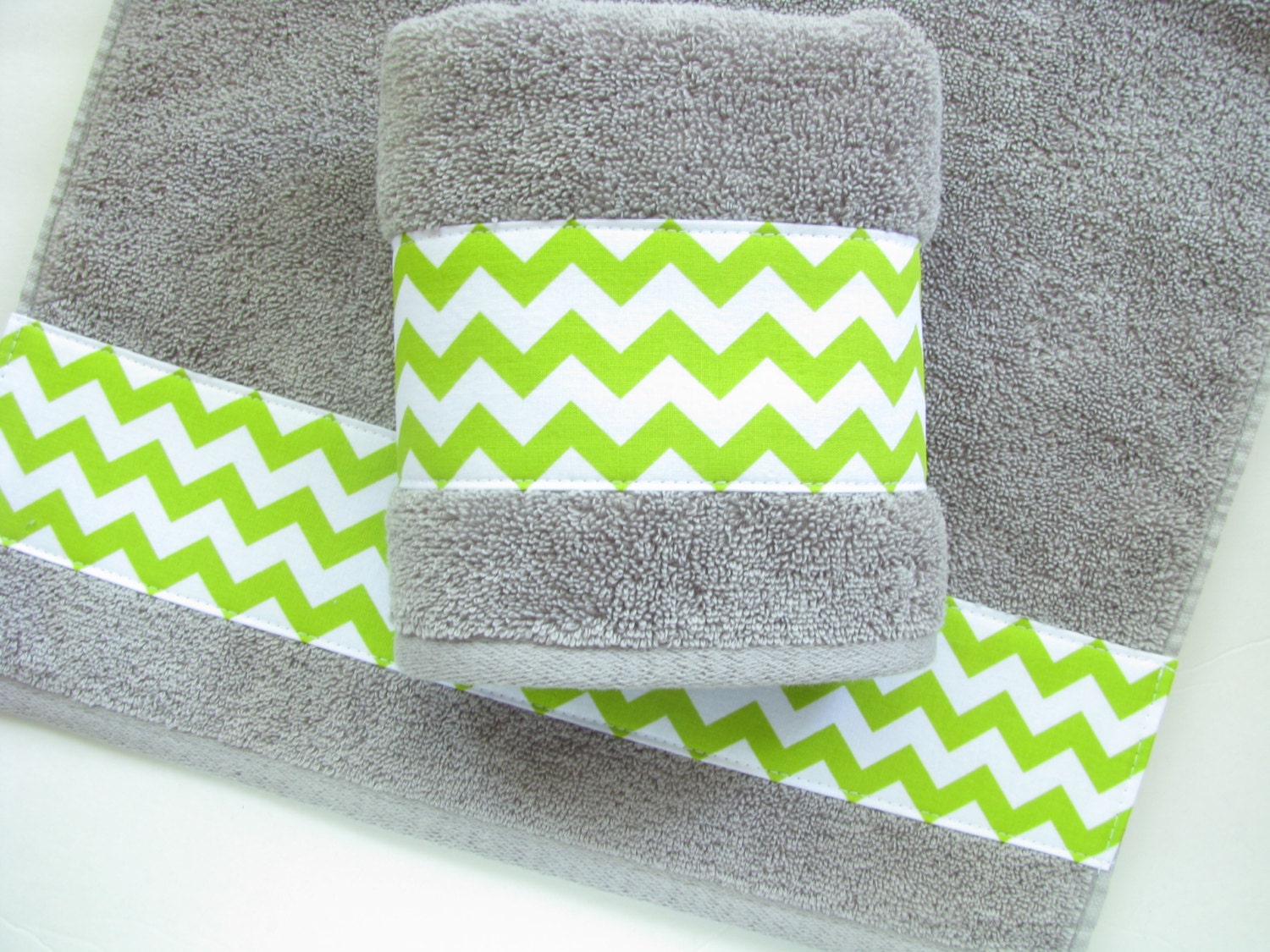 Lime полотенца. Шеврон на полотенце. Convill Grey Towels. Hand Towel. Towel Set Design.
