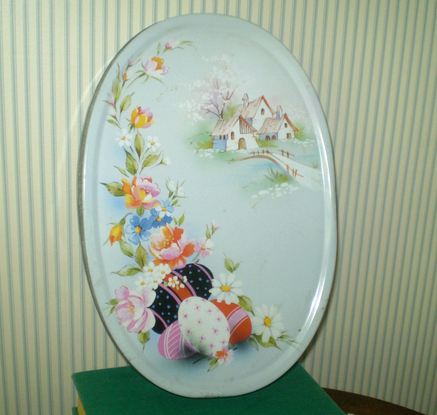 Danish made oval tin with Easter design topVintage oval metal tin