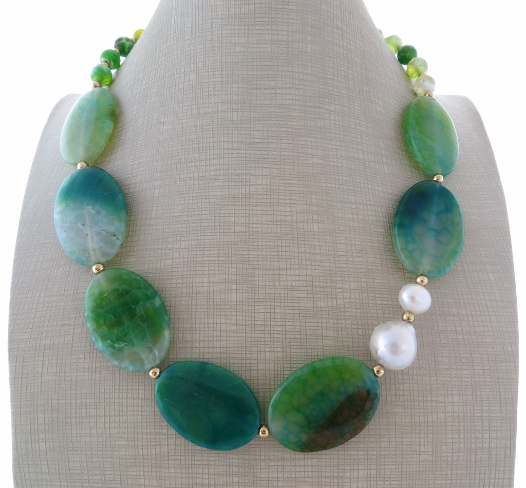 Green agate necklace chunky necklace baroque pearl by Sofiasbijoux