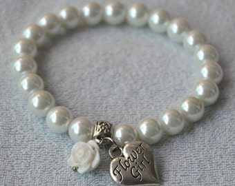 flower girl bracelets,white flower bracelet,white flower and white pearl bracelet,children bracelets,little girl bracelets, elastic bracelet